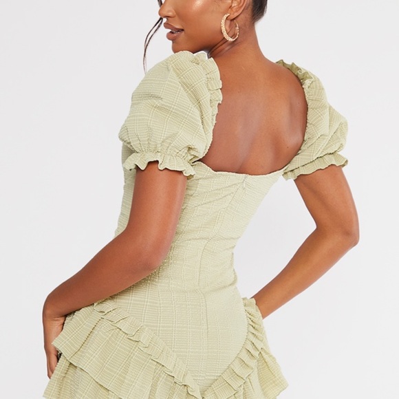 Green textured, puff sleeve frill skirt bodycon dress - Picture 4 of 4